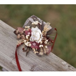 Květinový náramek na ruku...