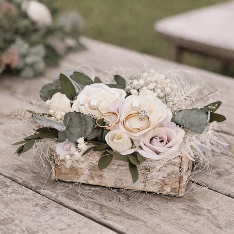 Flower arrangement for rings