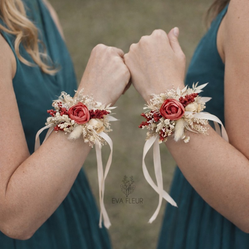 Květinový náramek na ruku "Polibky"