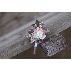 Flower groom's boutonniere, corsage