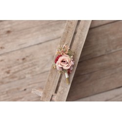 Flower groom's boutonniere, corsage