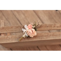 Flower groom's boutonniere, corsage