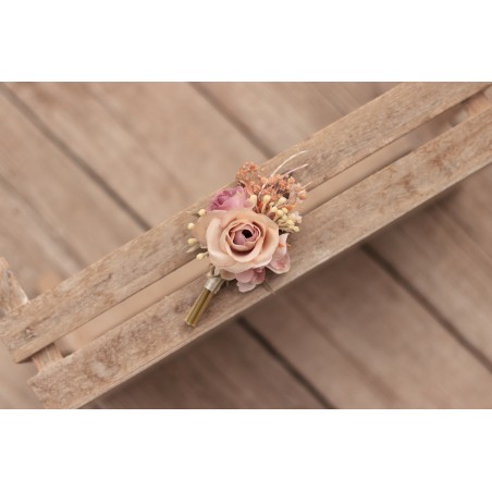 Flower groom's boutonniere, corsage
