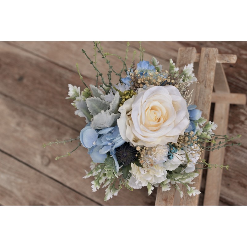 Witness, bridesmaid and mothers autumn wedding bouquet