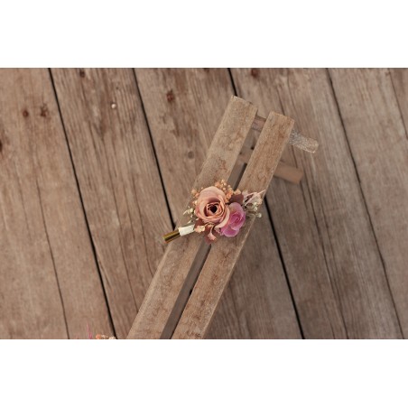 Flower groom's boutonniere, corsage