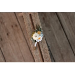 Flower groom's boutonniere, corsage