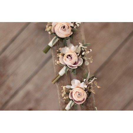 Flower groom's boutonniere, corsage