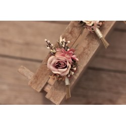 Flower groom's boutonniere, corsage