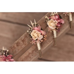 Flower groom's boutonniere, corsage