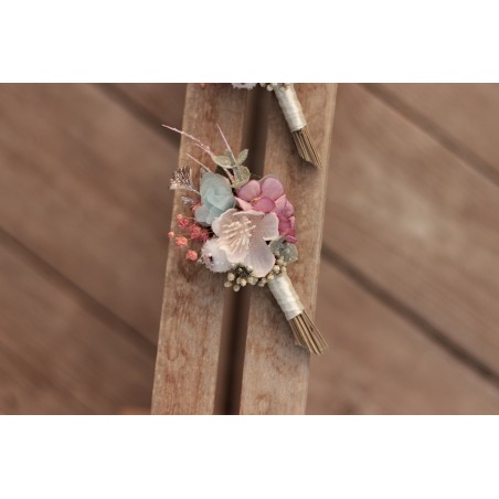 Flower groom's boutonniere, corsage