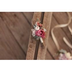 Flower groom's boutonniere, corsage