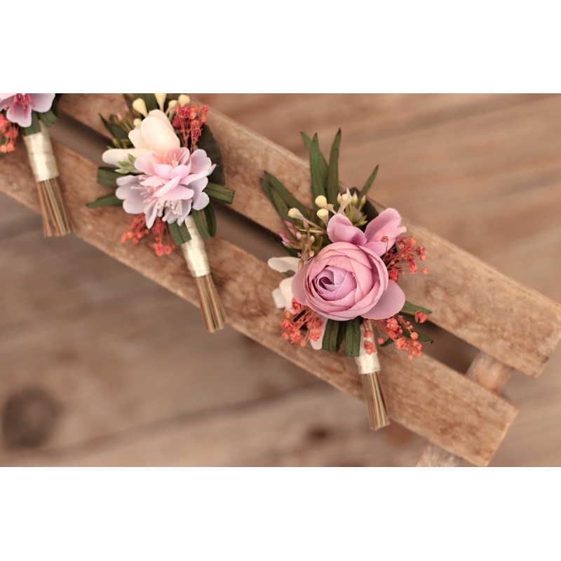 Flower groom's boutonniere, corsage