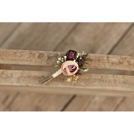 Flower groom's boutonniere, corsage