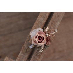 Flower groom's boutonniere, corsage