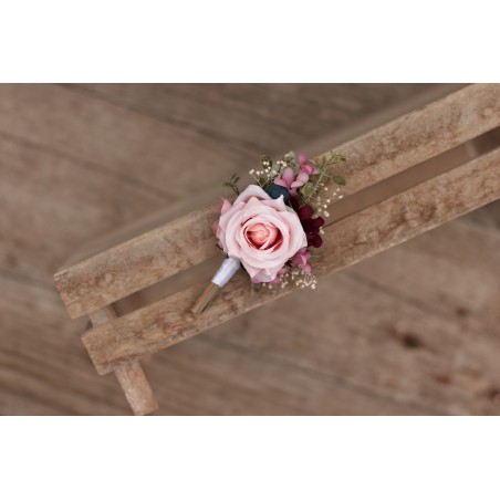 Flower groom's boutonniere, corsage