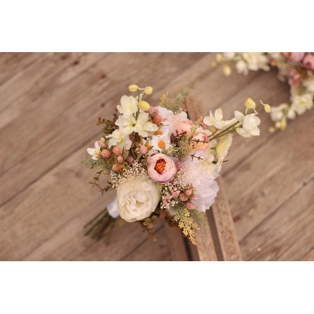 Witness, bridesmaid and mothers autumn wedding bouquet