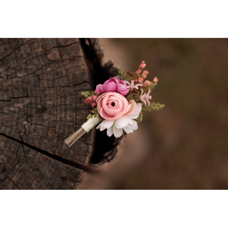 Flower groom's boutonniere, corsage