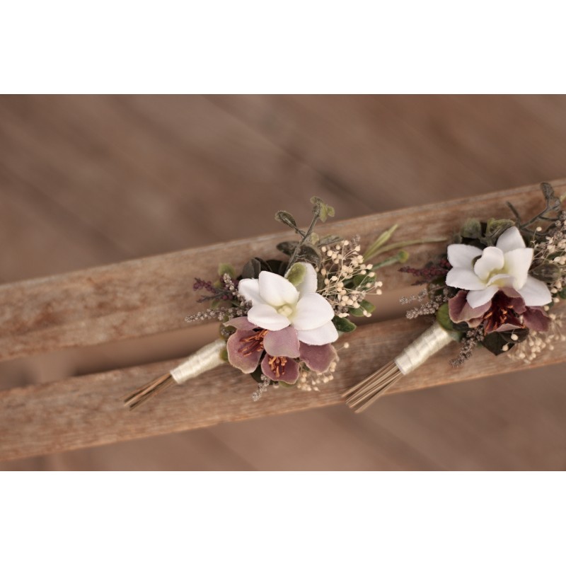 Flower groom's boutonniere, corsage