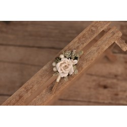 Flower groom's boutonniere, corsage