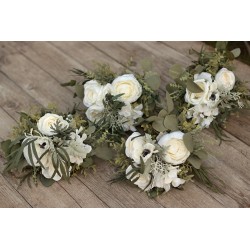Witness, bridesmaid and mothers autumn wedding bouquet