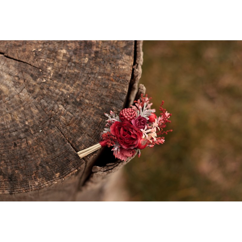 Flower groom's boutonniere, corsage