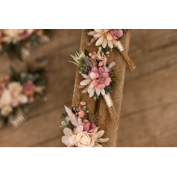 Flower groom's boutonniere, corsage