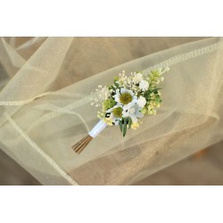 Flower groom's boutonniere, corsage