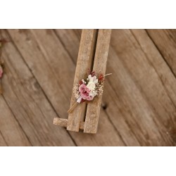 Flower groom's boutonniere, corsage