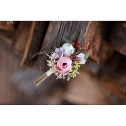 Flower groom's boutonniere, corsage