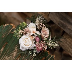Witness, bridesmaid and mothers autumn wedding bouquet