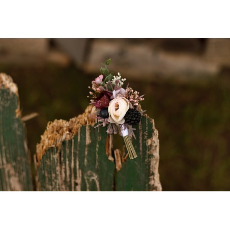 Flower groom's boutonniere, corsage