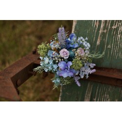 Witness, bridesmaid and mothers autumn wedding bouquet