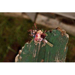 Flower groom's boutonniere, corsage