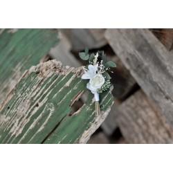 Flower groom's boutonniere, corsage