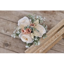 Witness, bridesmaid and mothers autumn wedding bouquet