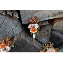 Flower groom's boutonniere, corsage