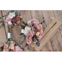 Witness, bridesmaid and mothers autumn wedding bouquet
