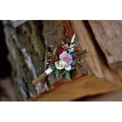 Flower groom's boutonniere, corsage
