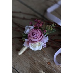 Flower groom's boutonniere, corsage