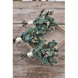 Wedding bouquet with cones for mum