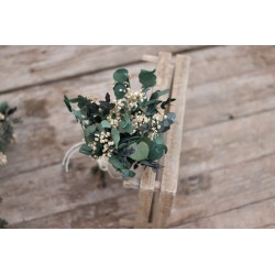 Wedding bouquet with cones for mum