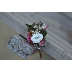 Flower groom's boutonniere, corsage