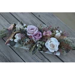 Flower wedding table arrangement