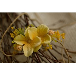 Květinová newborn čelenka na gumičce "Se žlutou hortenzií"