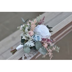 Witness, bridesmaid and mothers autumn wedding bouquet