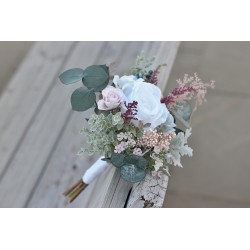 Witness, bridesmaid and mothers autumn wedding bouquet