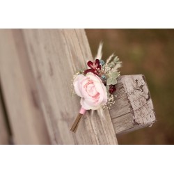 Flower groom's boutonniere, corsage