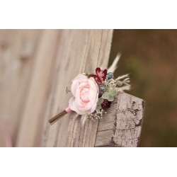 Flower groom's boutonniere, corsage