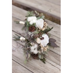 Witness, bridesmaid and mothers autumn wedding bouquet