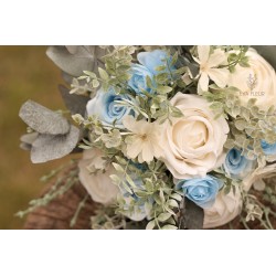 Witness, bridesmaid and mothers autumn wedding bouquet